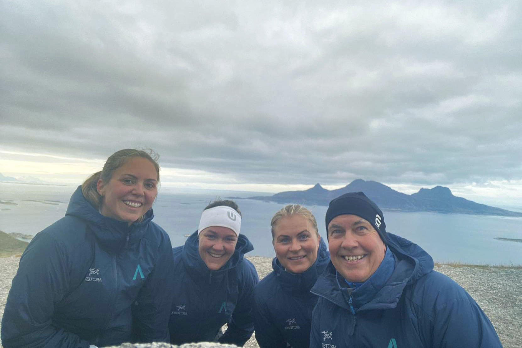 Teambuilding med kollegaer på fjelltur i Bodø
